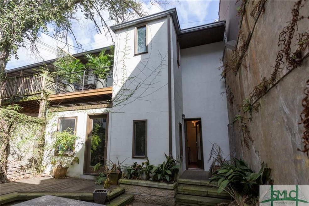 120 E Charlton Ln unit Carriage House, Savannah, GA 31401 - photo 1