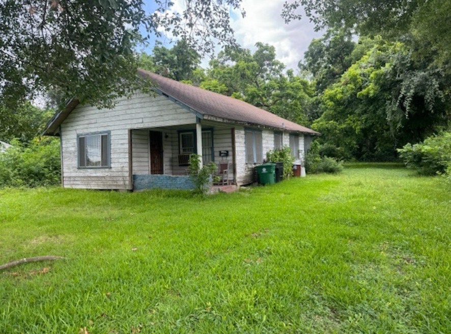 962 Wall St, Houston, TX 77088 - photo 1