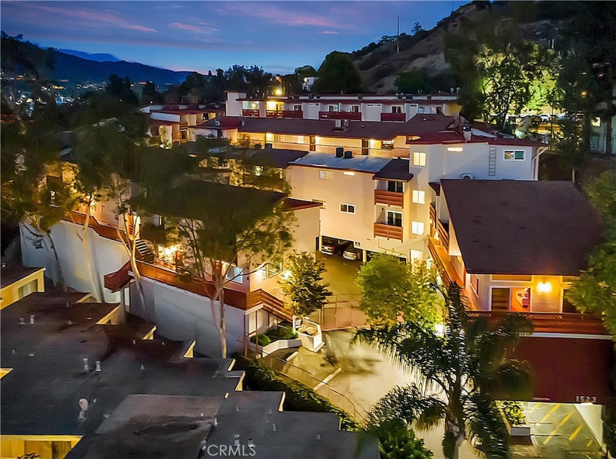 1523 E Windsor Rd unit 208A, Glendale, CA 91205 - photo 1