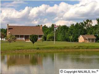 3 Bedroom Home, 1 Bed, 1Bath Guest House, Pond,9 Car Garage