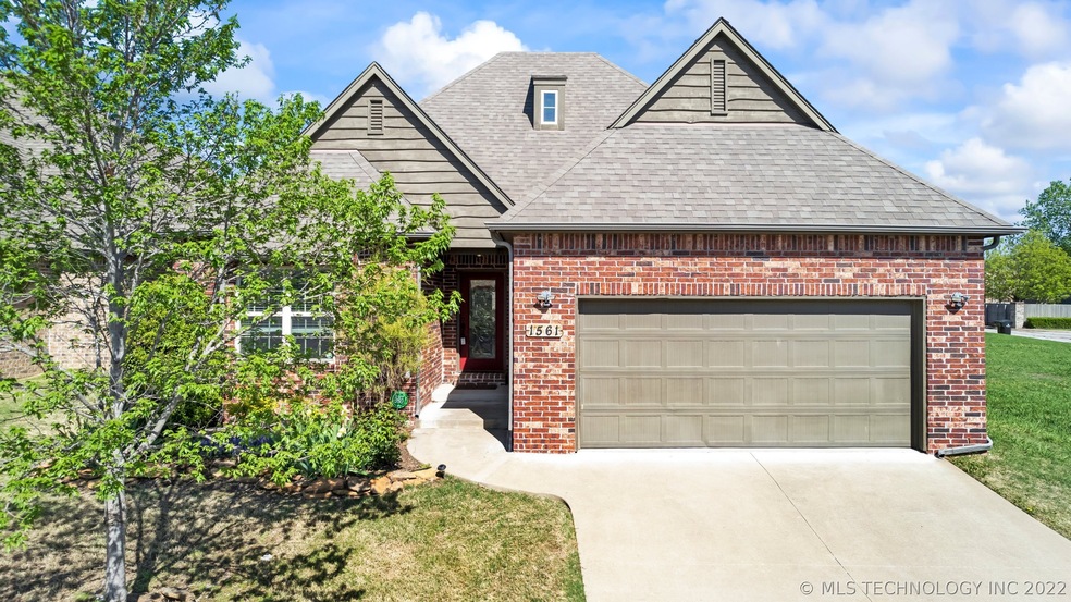1561 S Fern Place, Broken Arrow, OK 74012 - photo 1