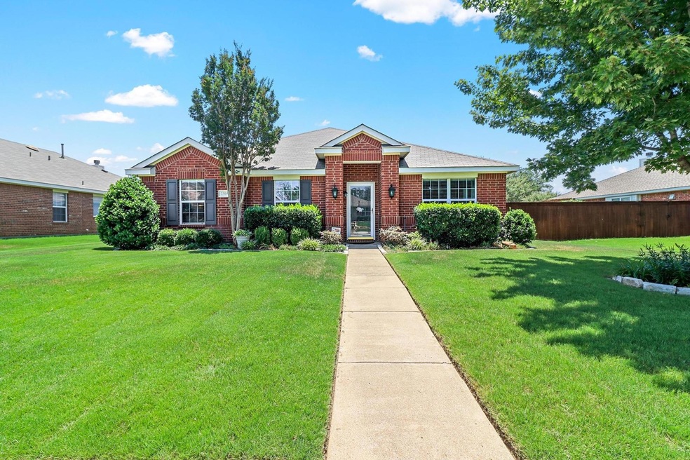 2300 Creekdale Dr, Denton, TX 76210 - photo 1