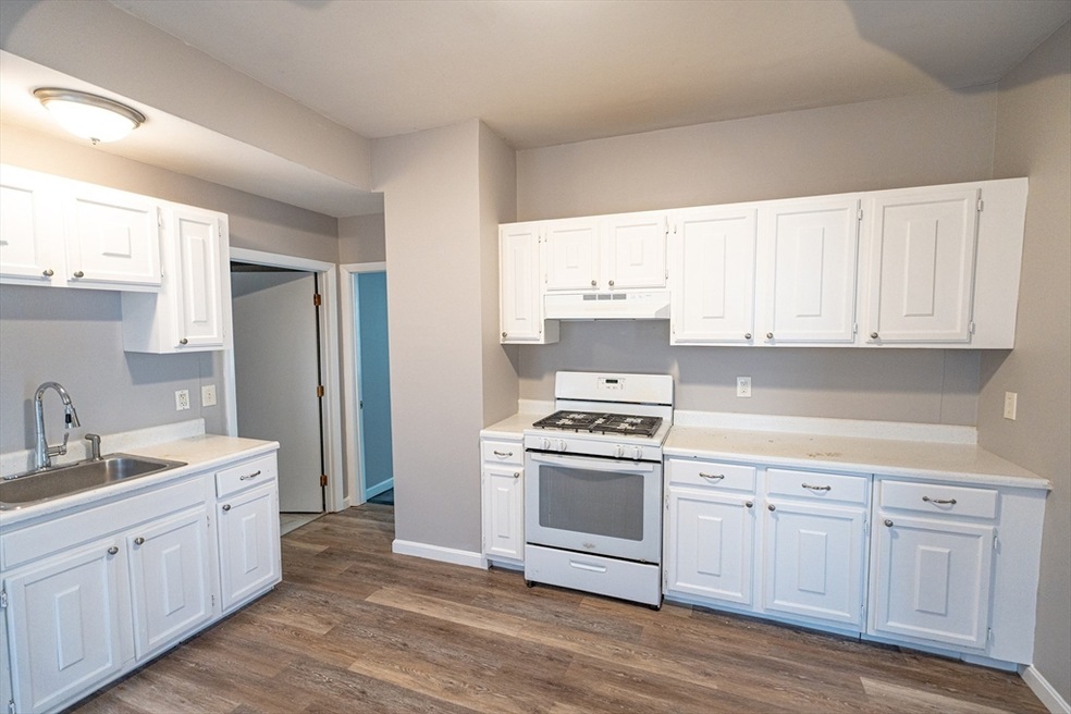 421 Ferry St unit 1, Everett, MA 02149 - photo 1