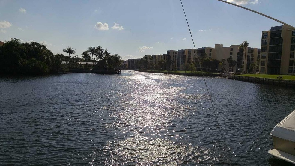 22 Royal Palm Way unit 202, Boca Raton, FL 33432 - photo 1