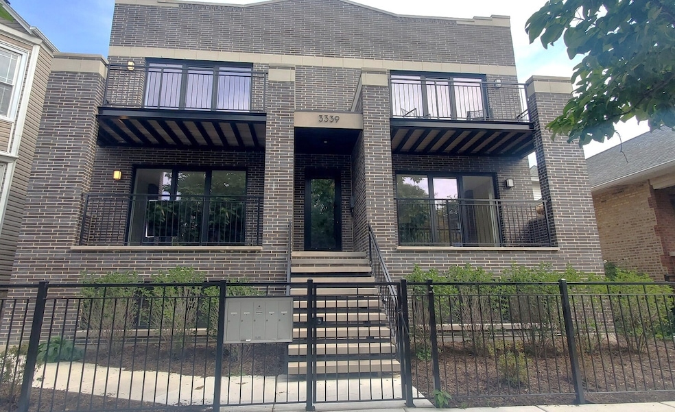 3339 N Ridgeway Ave unit 1S, Chicago, IL 60618 - photo 1
