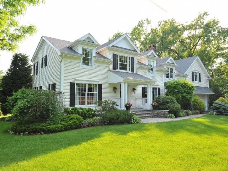 369 Steinhauser Ln, Wyckoff, NJ 07481 - photo 1