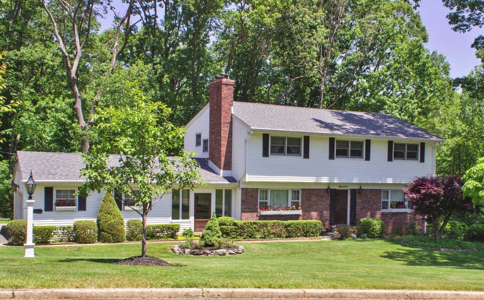 19 Galewood Dr, Holmdel, NJ 07733 - photo 1