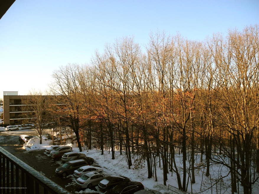 3465 Amboy Rd unit 4C, Staten Island, NY 10306 - photo 1