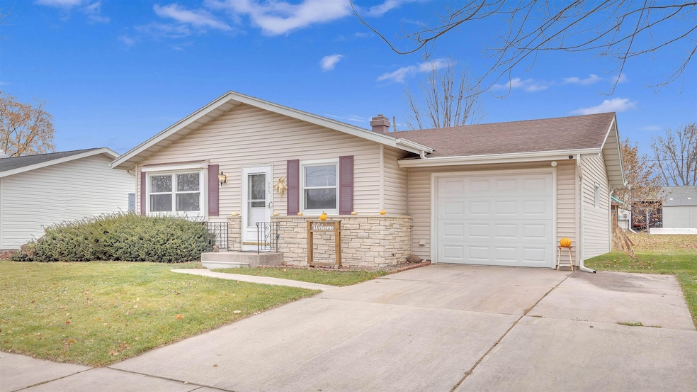 633 Grove St, Fond Du Lac, WI 54935 - photo 1