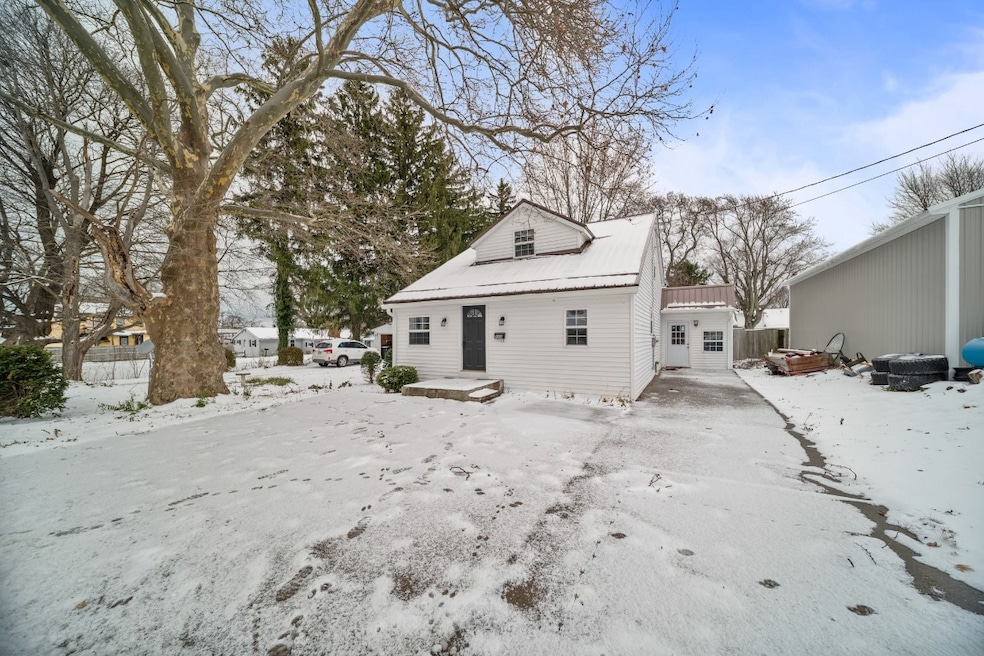 727 Beaumont Ave, Erie, PA 16505 - photo 1