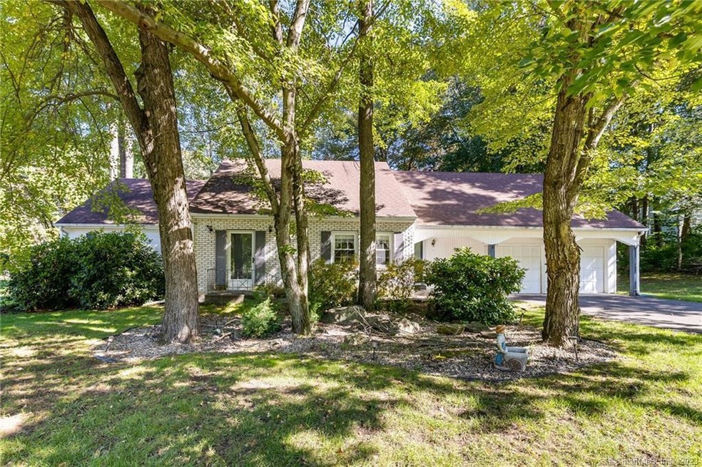 297 Knollwood Rd, Manchester, CT 06042 - photo 1