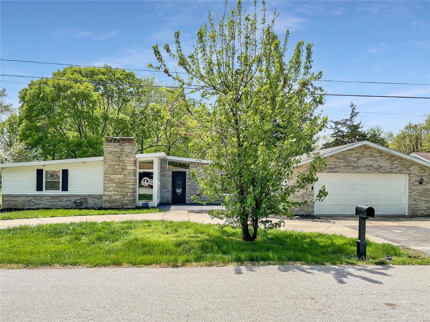 24 Lou Juan Dr, Glen Carbon, IL 62034 - photo 1