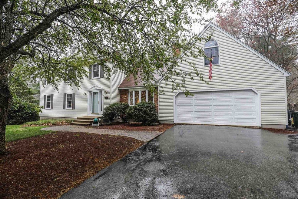 17 King Henry Dr, Londonderry, NH 03053 - photo 1