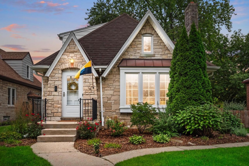 Charming Magical Cape