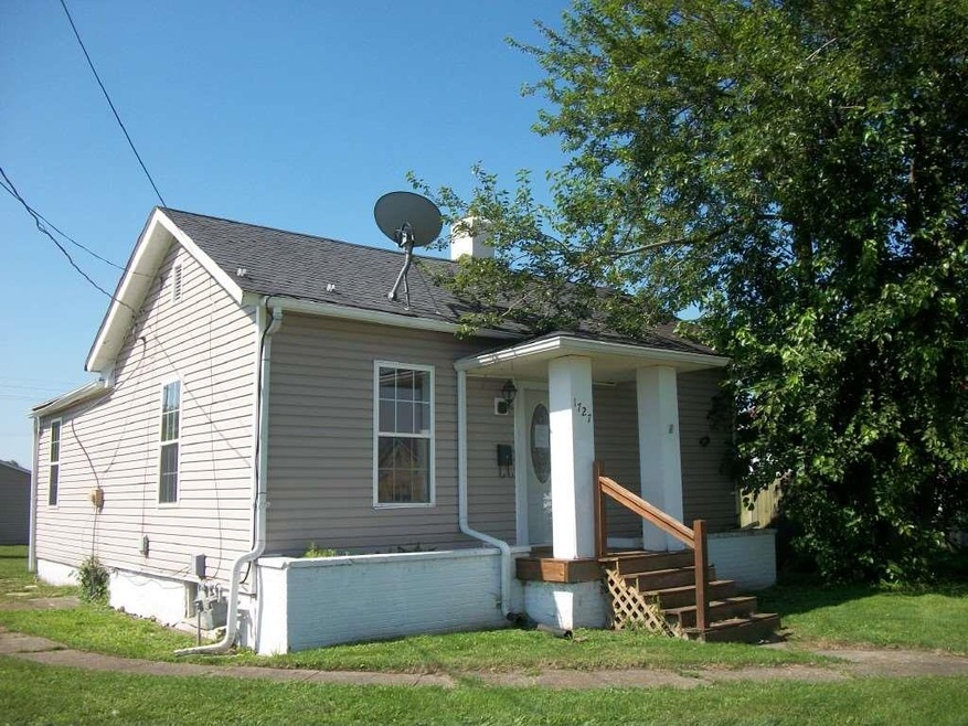 1727 Delavan St, Lincoln, IL 62656 - photo 1