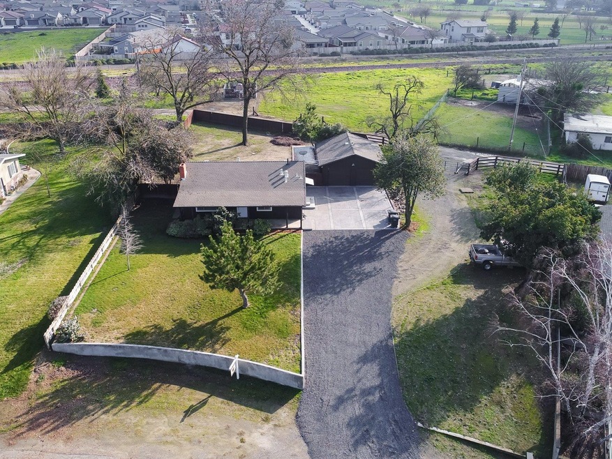 2901 Tioga Ave, Oakdale, CA 95361 - photo 1