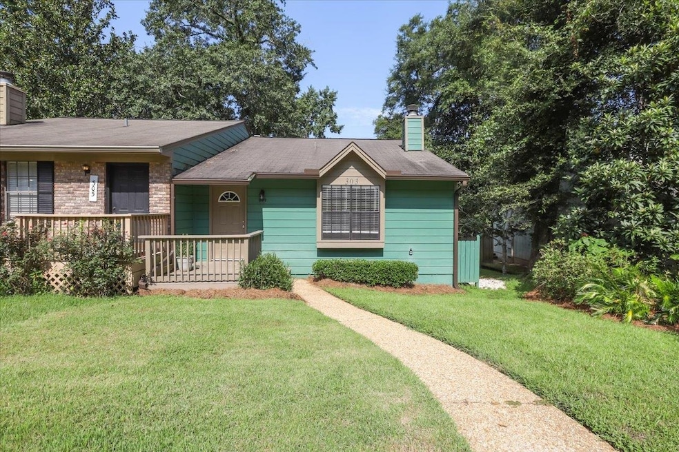 303 Whetherbine Way E, Tallahassee, FL 32301 - photo 1