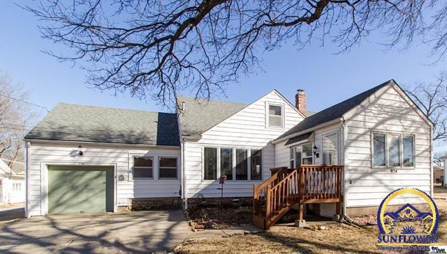 924 SW Plass Ave, Topeka, KS 66606 - photo 1