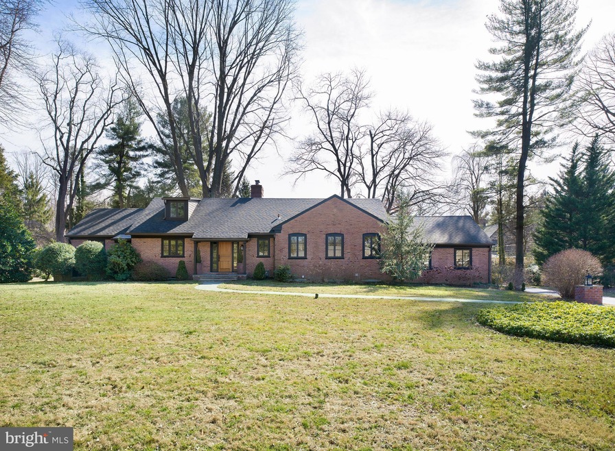 812 Gatemore Rd, Bryn Mawr, PA 19010 - photo 1