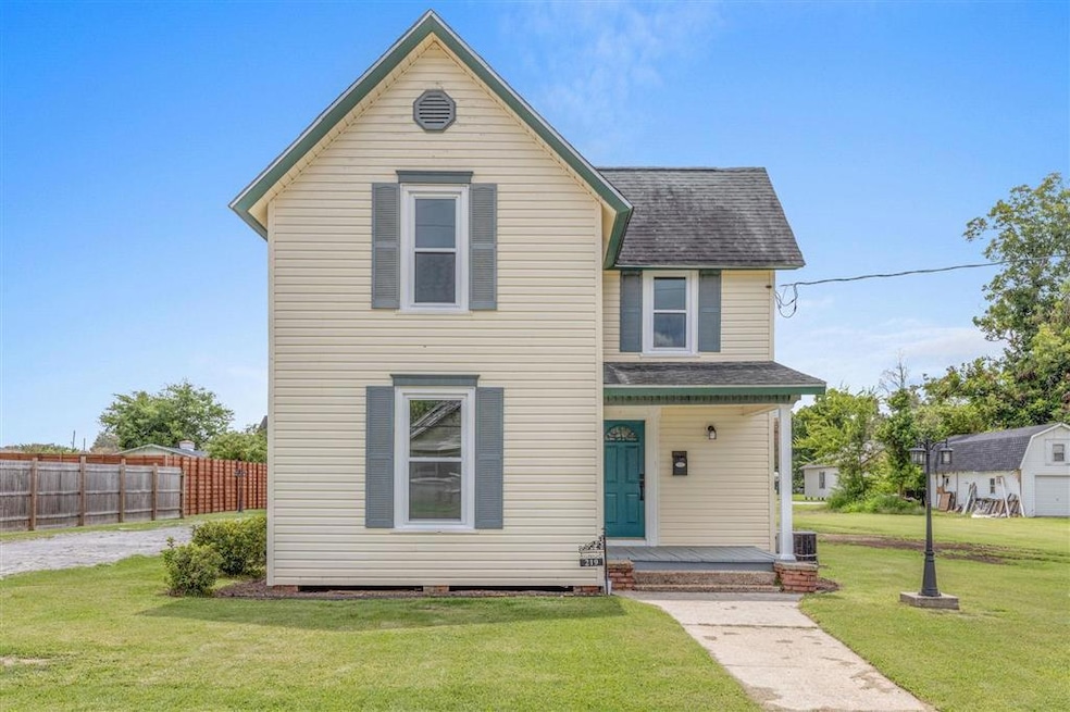 219 Clara St, Jennings, LA 70546 - photo 1