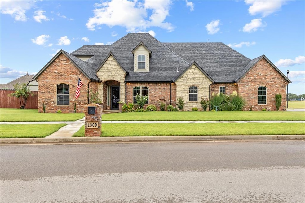 For Sale $469,900 • Co-Listing Agent