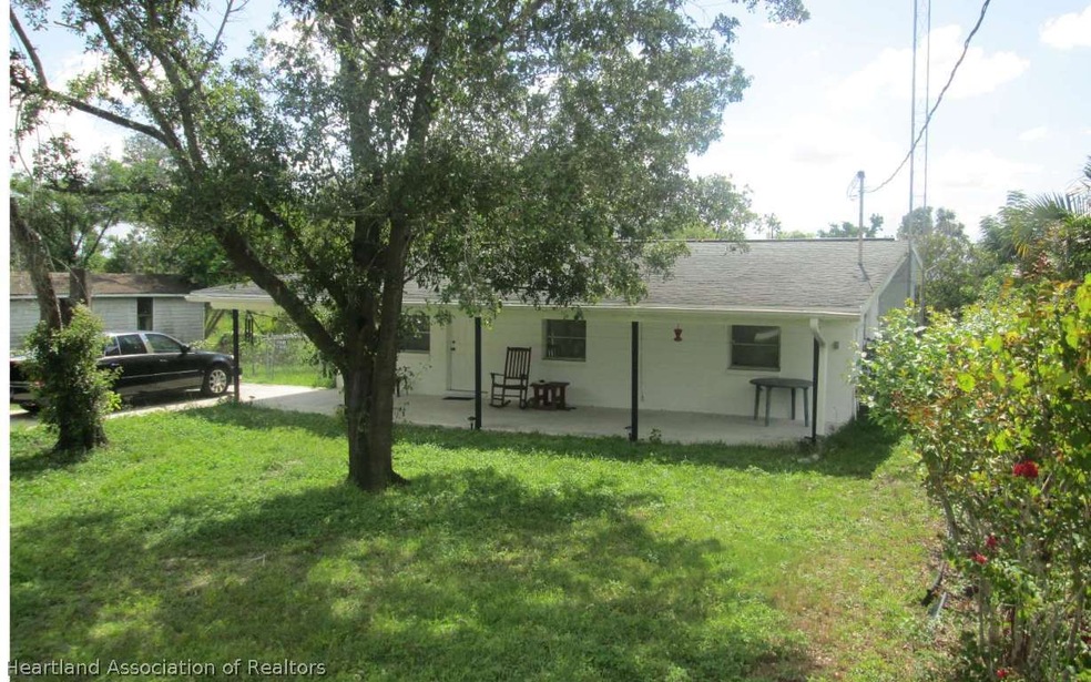 906 Fernglen Ave, Lake Placid, FL 33852 - photo 1