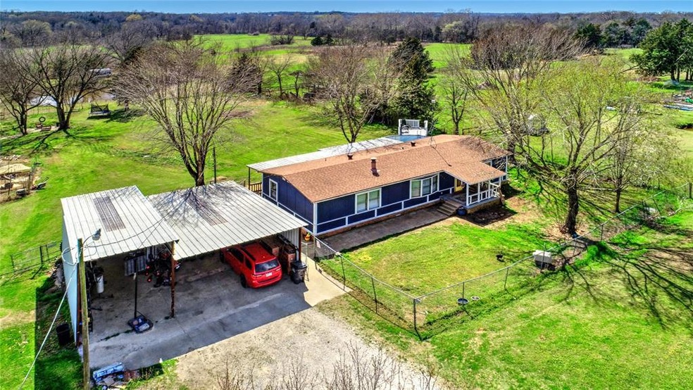 864 Trail Rd, Denison, TX 75021 - photo 1