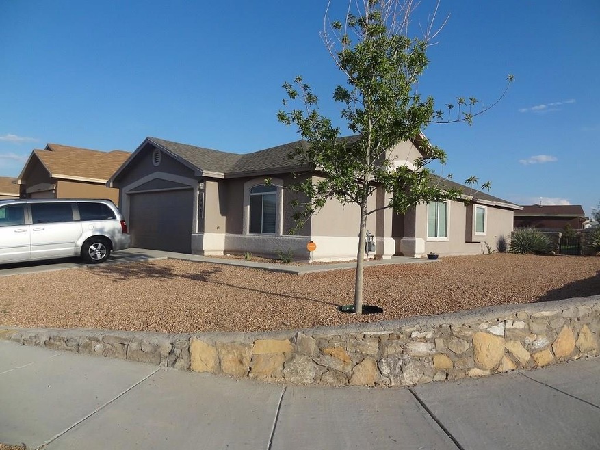 14400 Desert Ocotillo Dr, Horizon City, TX 79928 - photo 1