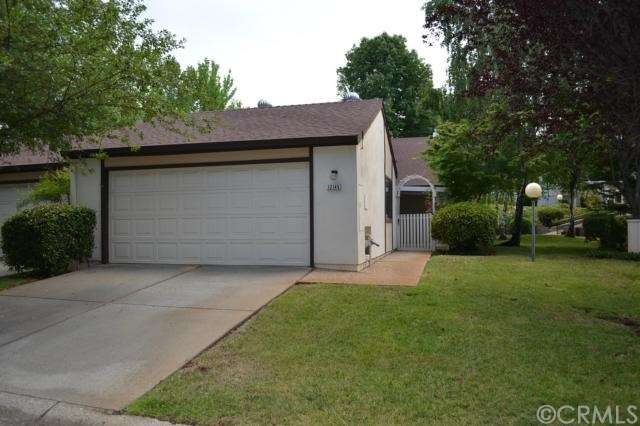 Highly desirable end unit in Stoneridge condominiu