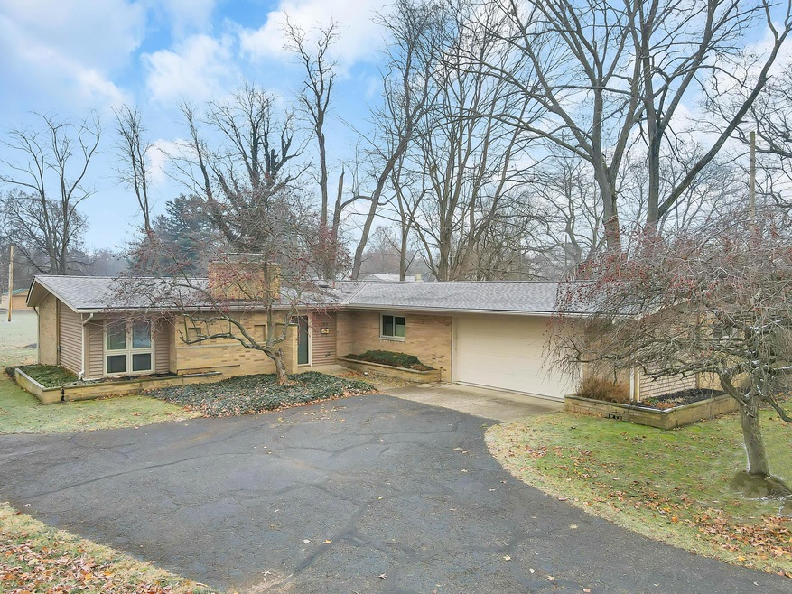 589 Mikes Ln, Newark, OH 43055 - photo 1