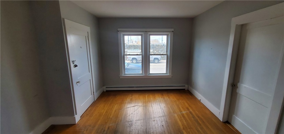 30 Middleton Ave unit 2, Newport, RI 02840 - photo 1