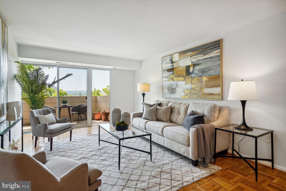 Town Square Towers unit 704, Washington, DC 20024 - photo 1