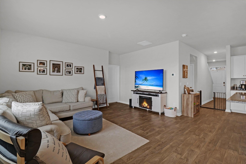 171 Oakwood Blvd, Summerville, SC 29486 - photo 1