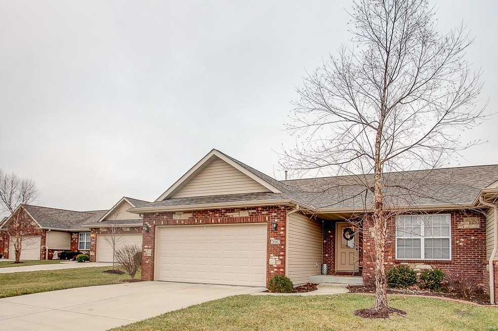 2082 Briarbend Ct, Maryville, IL 62062 - photo 1