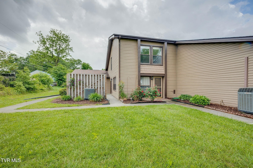 Pending $159,900 • Co-Listing Agent