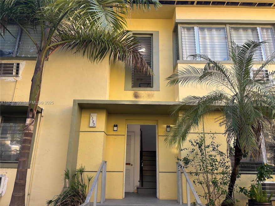 1522 Meridian Ave unit 6, Miami Beach, FL 33139 - photo 1