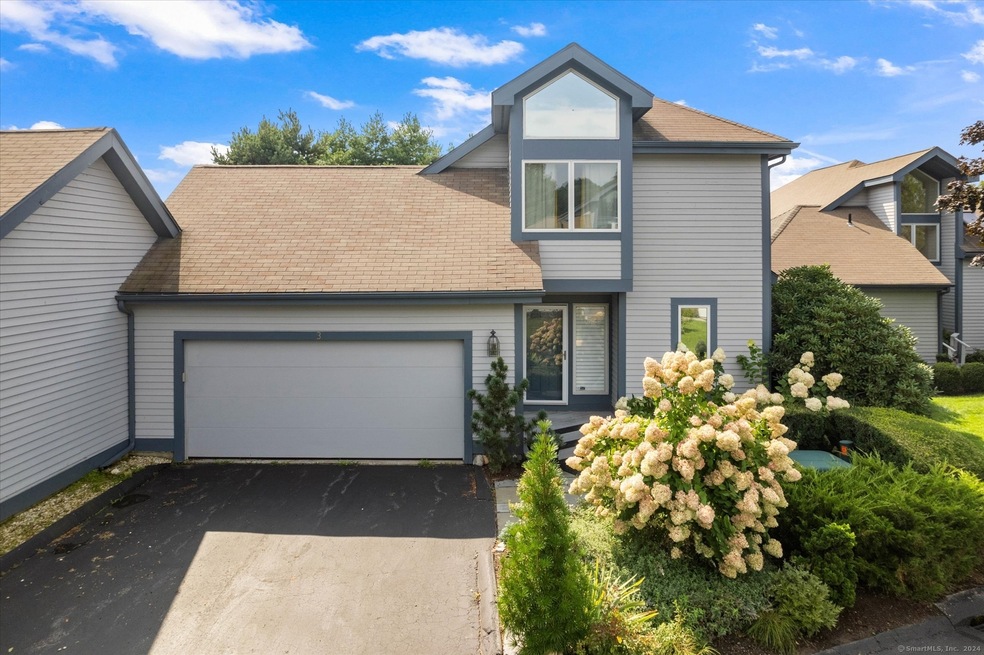 3 Canberra Ct unit 3, Mystic, CT 06355 - photo 1