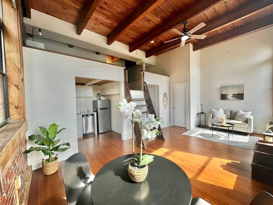 24 Norman St unit 305, Salem, MA 01970 - photo 1