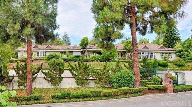Single-story, ranch home w/3450 Sq Ft of living sp