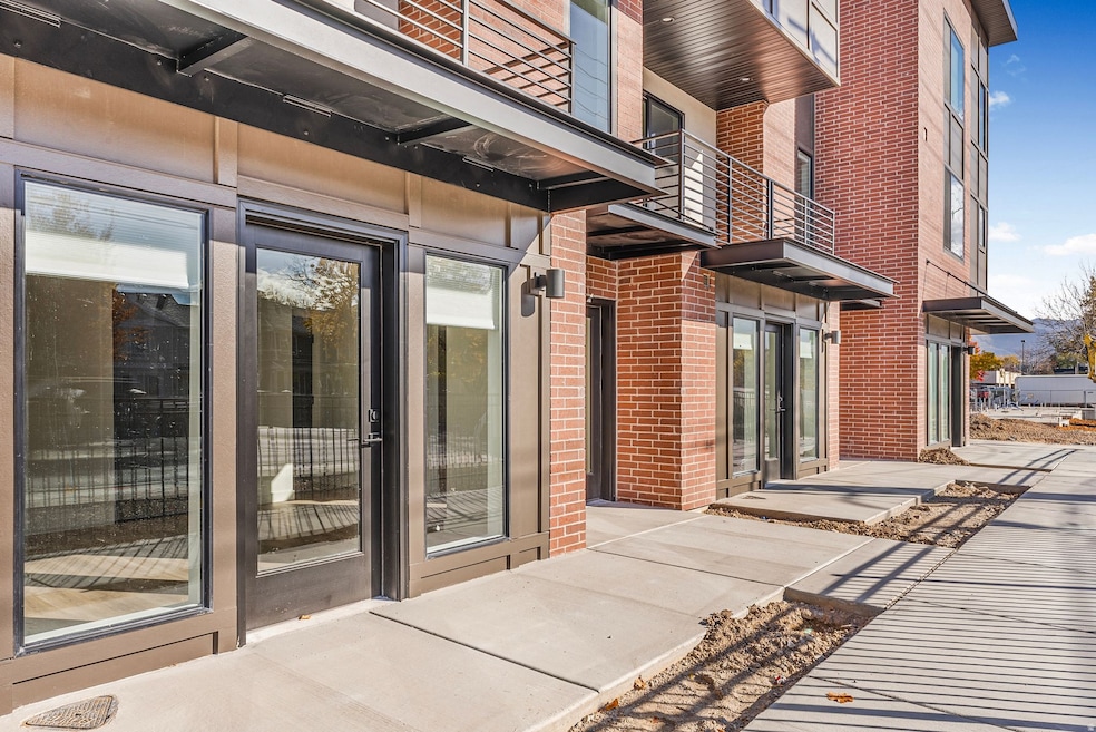 594 E Betsey Cove unit 17, Millcreek, UT 84107 - photo 1