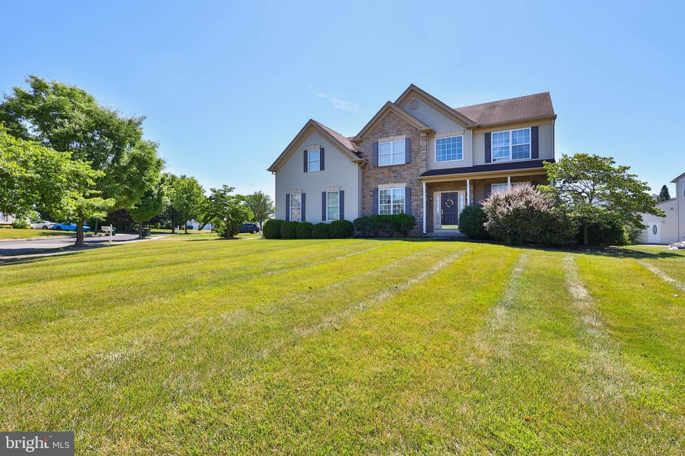 301 Springfield Way, Easton, PA 18045 - photo 1