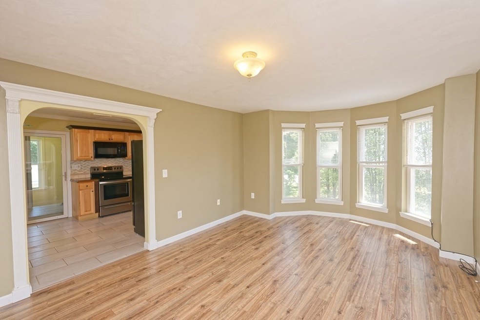 50 S Main St unit 2, Uxbridge, MA 01569 - photo 1