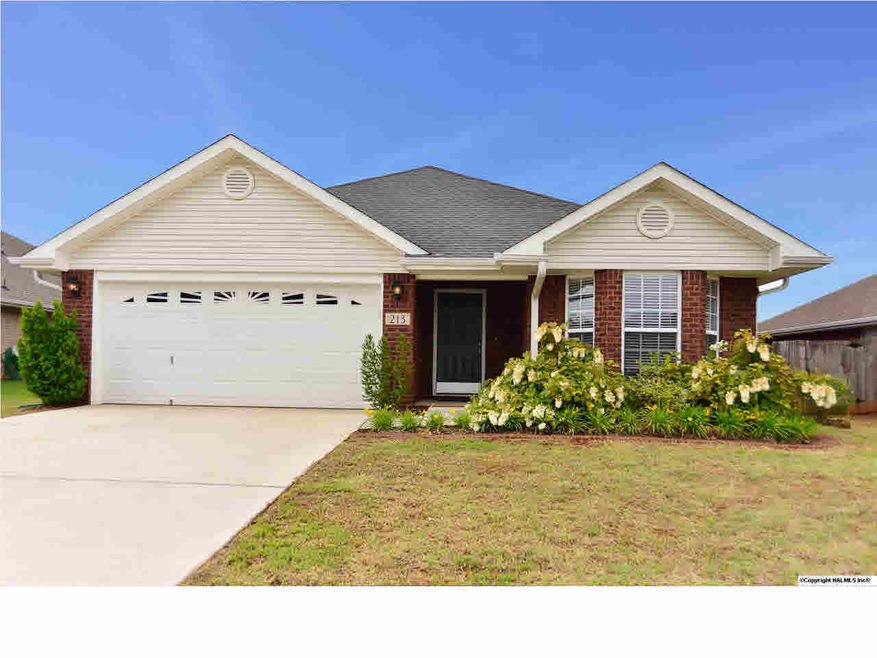 WELCOME HOME TO 213 SHADOW COVE DRIVE! CLEAN AND NEAT, READY FOR YOU!