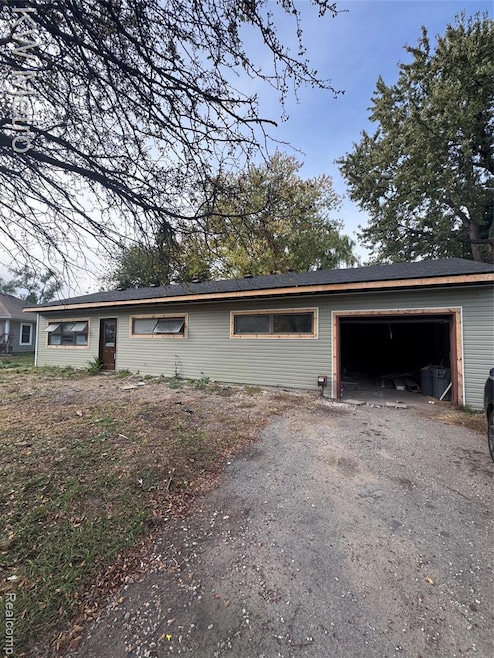 37860 Dardanella St, Livonia, MI 48152 - photo 1