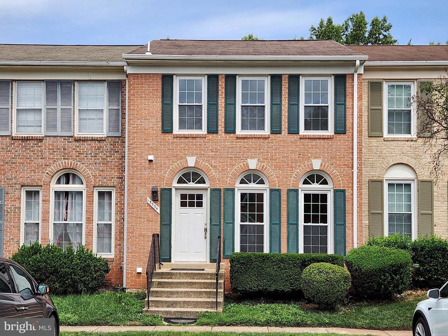 13334 Foxhole Dr, Fairfax, VA 22033 - photo 1