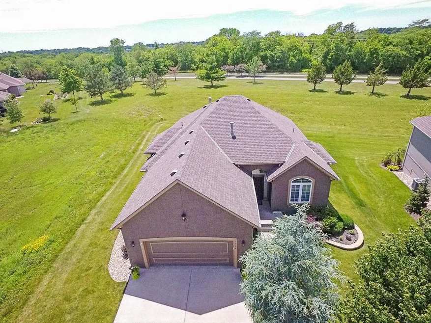 1504 Ventnor Ln, Raymore, MO 64083 - photo 1