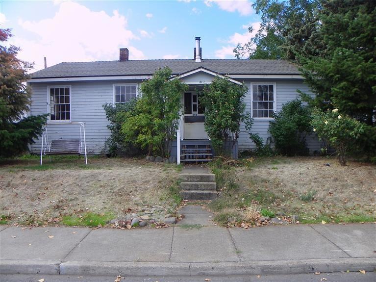 347 N Fourth St, Central Point, OR 97502 - photo 1