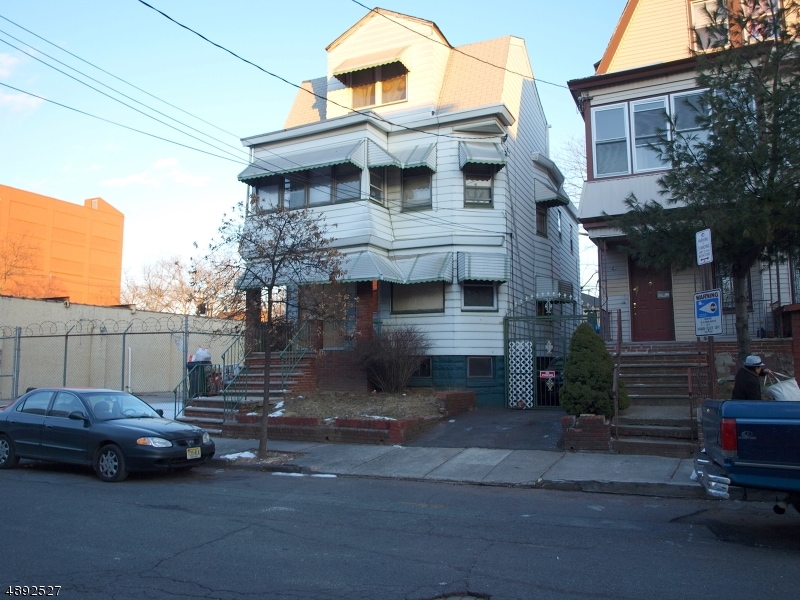 211 N 13th St, Newark, NJ 07107 - photo 1