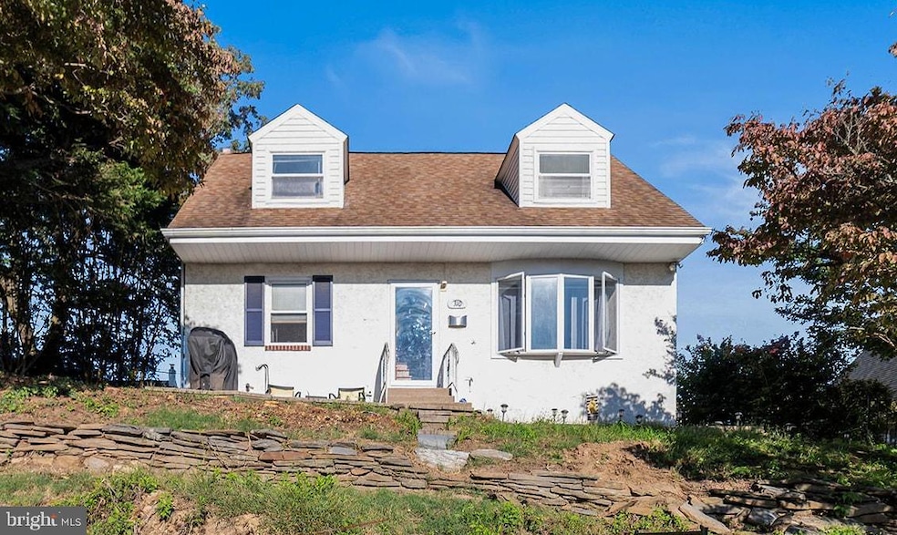 310 Woodlyn Cir, Woodlyn, PA 19094 - photo 1