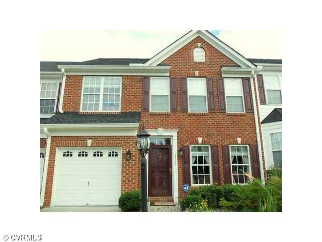Exterior Front - PROFESSIONALLY DECORATED & LANDSC